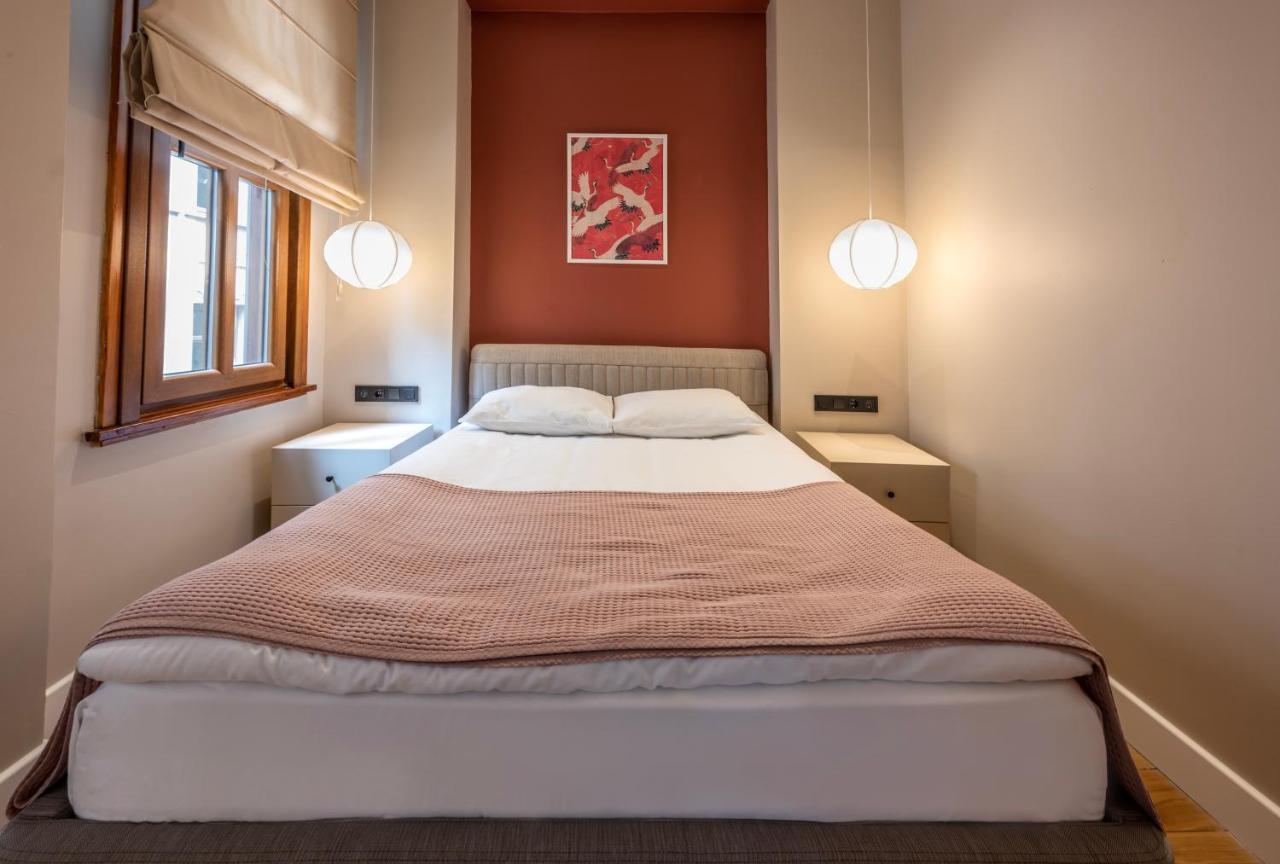 Bguest Pera Suites Istanbul Exterior photo